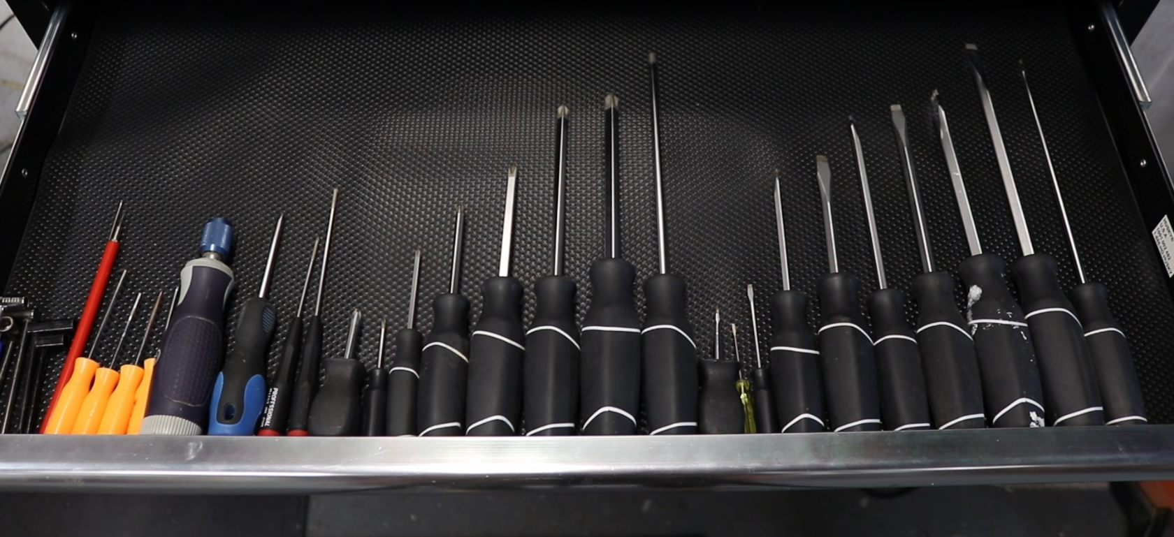 10 Free Guitar Repair Tools - David Ross Musical Instruments