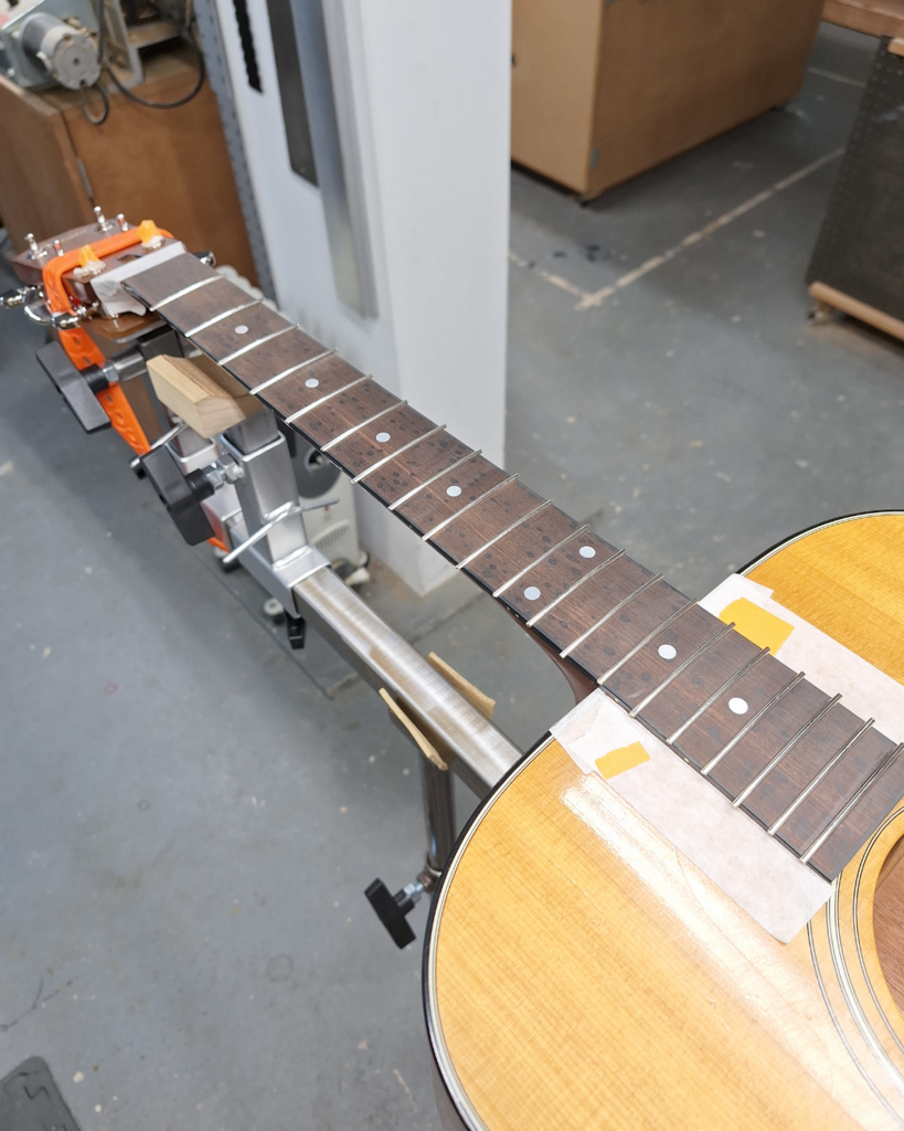 Taylor 510 Frets